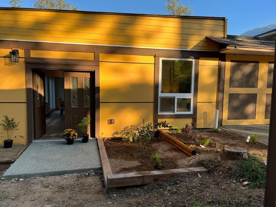 Country Home, Sleeps 6 Pets Friendly Port Alberni Eksteriør billede