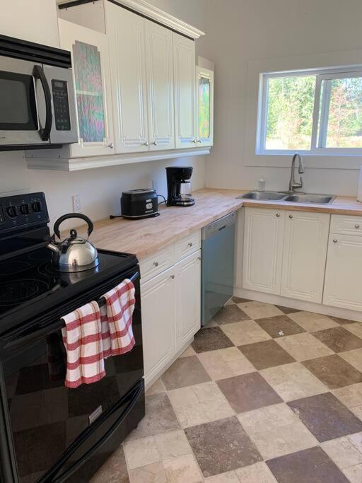Country Home, Sleeps 6 Pets Friendly Port Alberni Eksteriør billede
