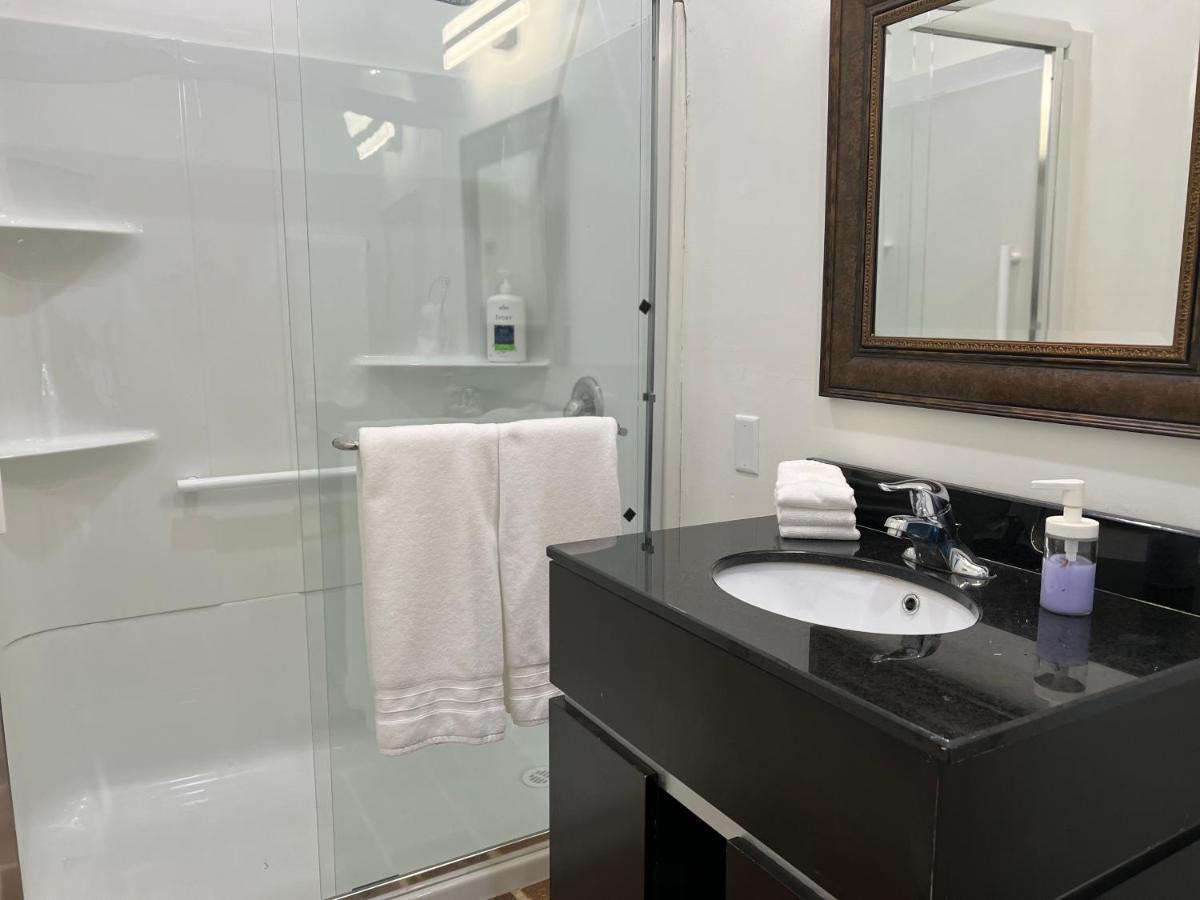 Country Home, Sleeps 6 Pets Friendly Port Alberni Eksteriør billede