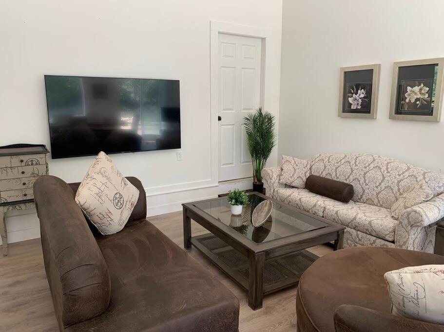Country Home, Sleeps 6 Pets Friendly Port Alberni Eksteriør billede